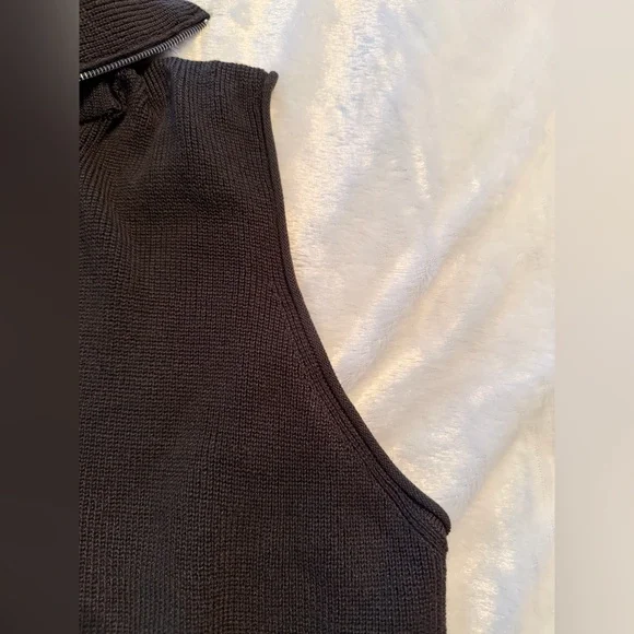 Stylish Sleeveless Green Romper - Picture 9 of 12